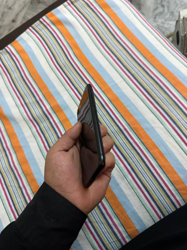 Apple iPhone SE 3RD GENERATION 3