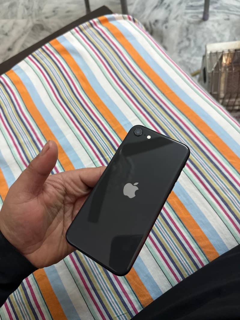 Apple iPhone SE 3RD GENERATION 5
