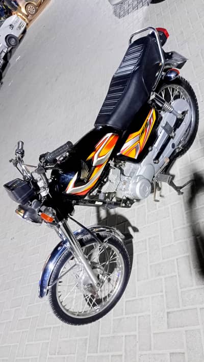 Honda CG-125 2022 9 month Karachi num 1st owner Genuine mint condition