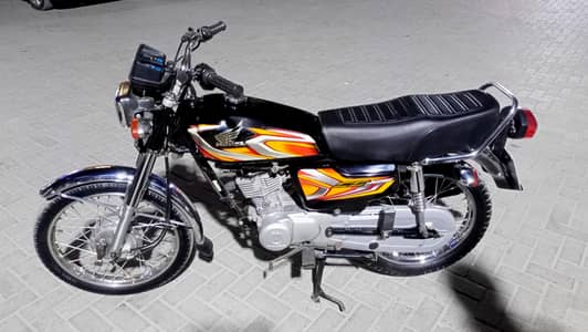 Honda CG-125 2022 9 month Karachi num 1st owner Genuine mint condition