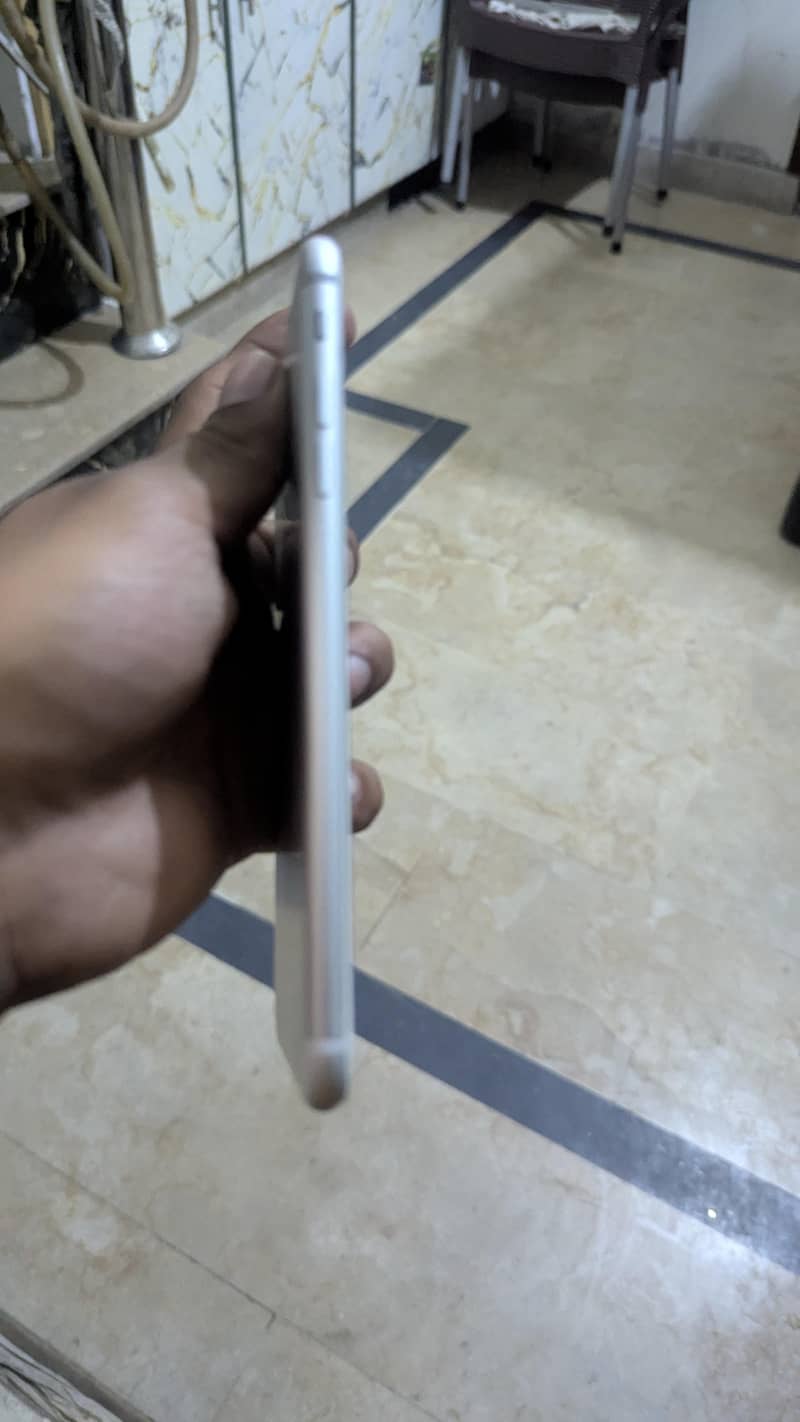 Apple iPhone 7 Plus 5
