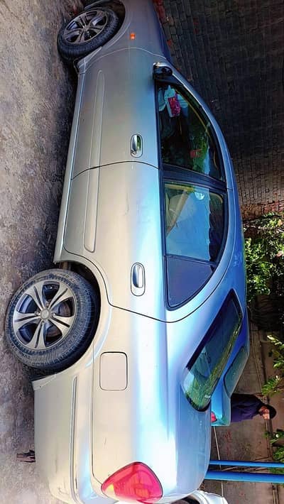 Nissan Sunny 2005