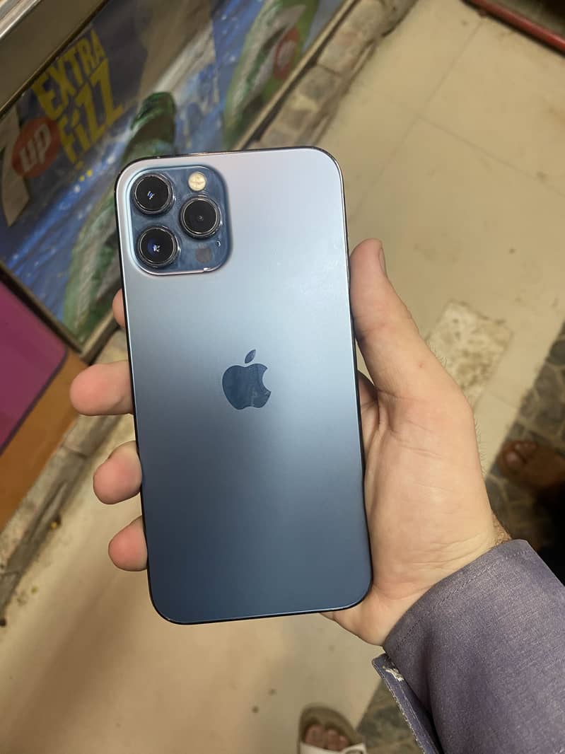 iPhone 12 Pro Max 4