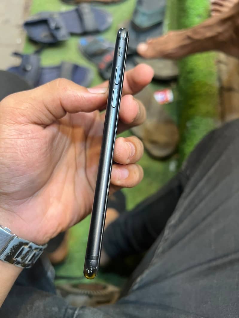 Apple iPhone 7 3