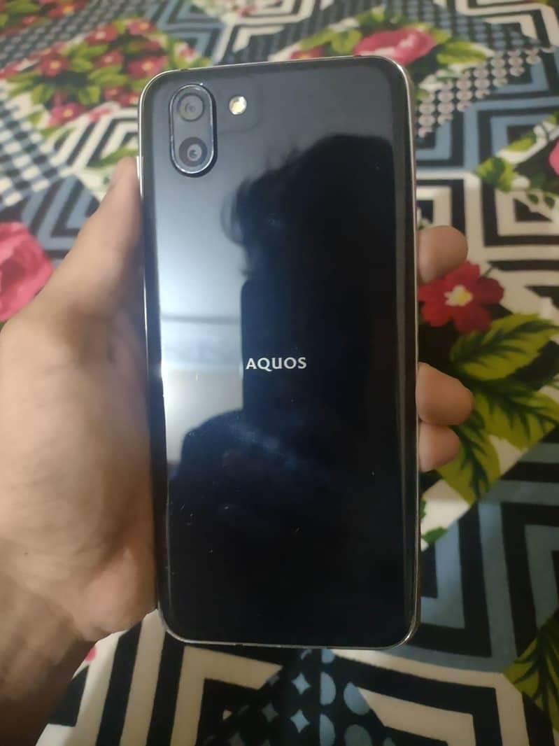 Sharp Aquos R2 2