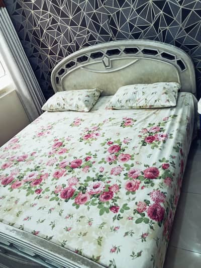 KING BED SET  WITH MATTRESS