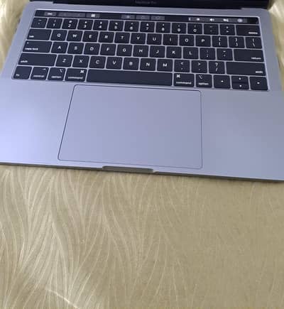 Apple Mac 2019 Touch Bar