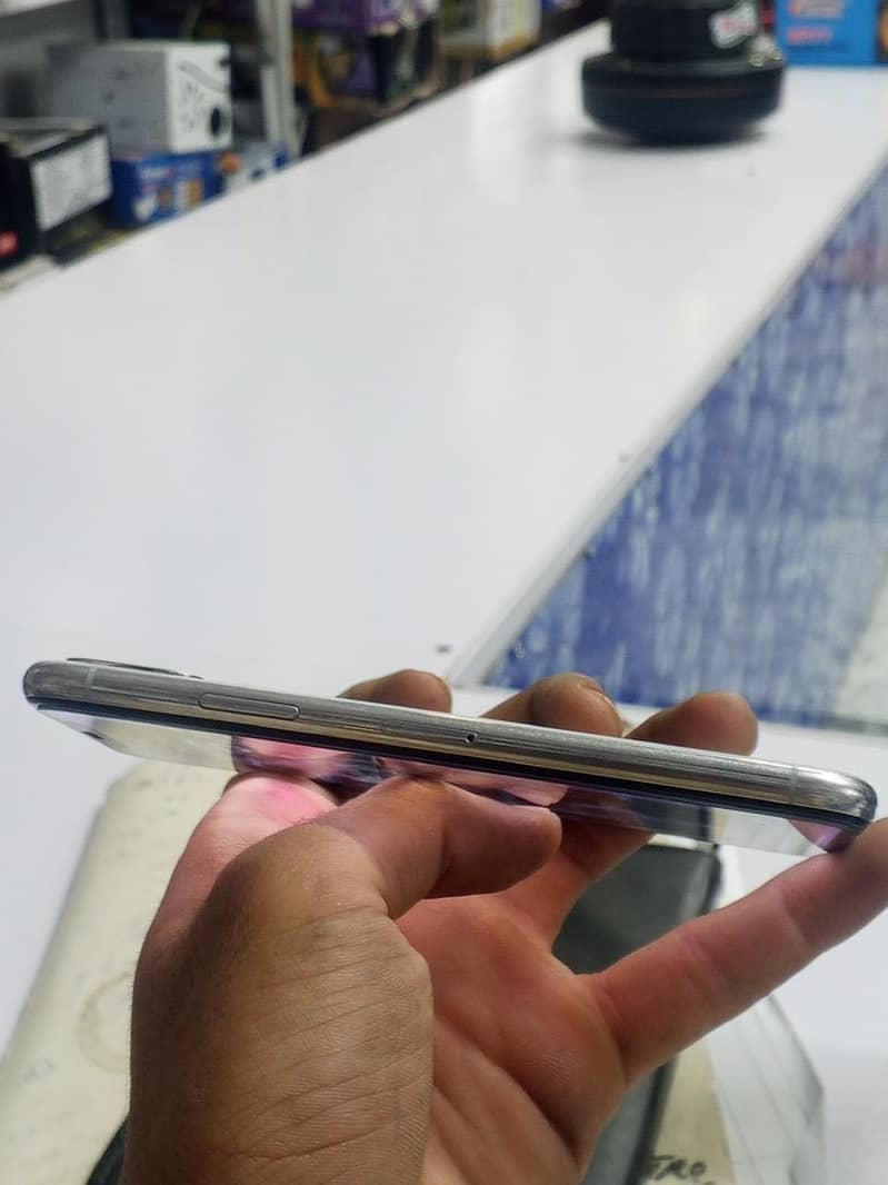 Apple iPhone X 2