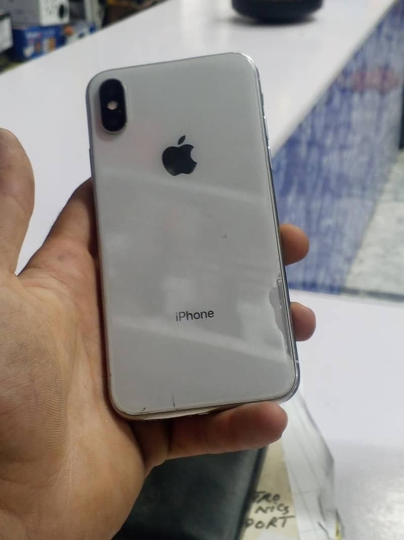 Apple iPhone X 4
