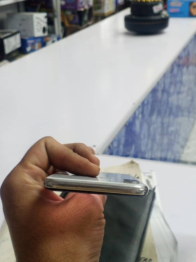 Apple iPhone X 5