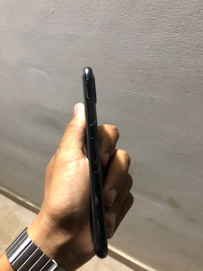 Apple iPhone X 3