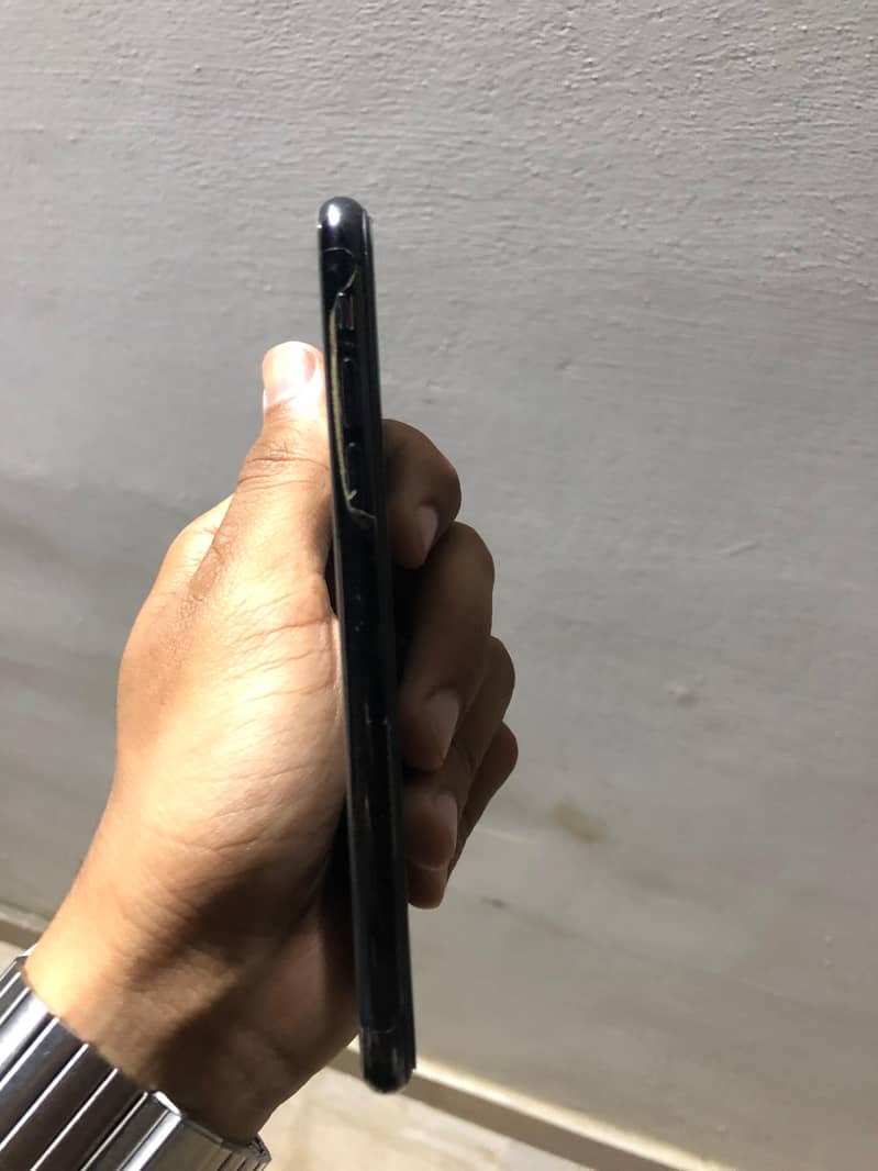 Apple iPhone X 5