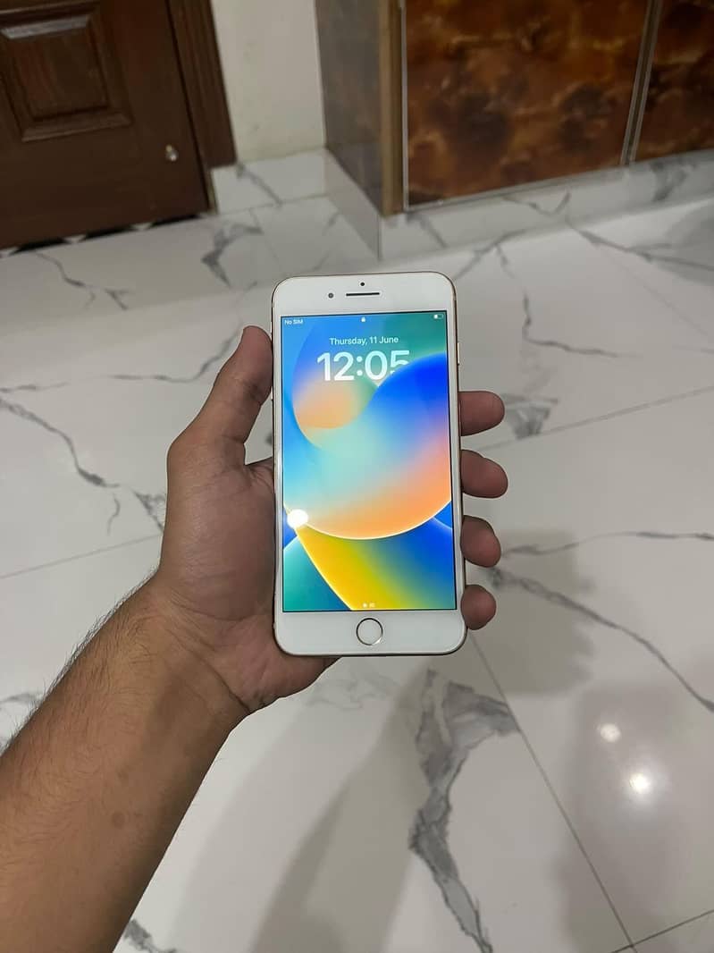 Apple iPhone 8 Plus 1