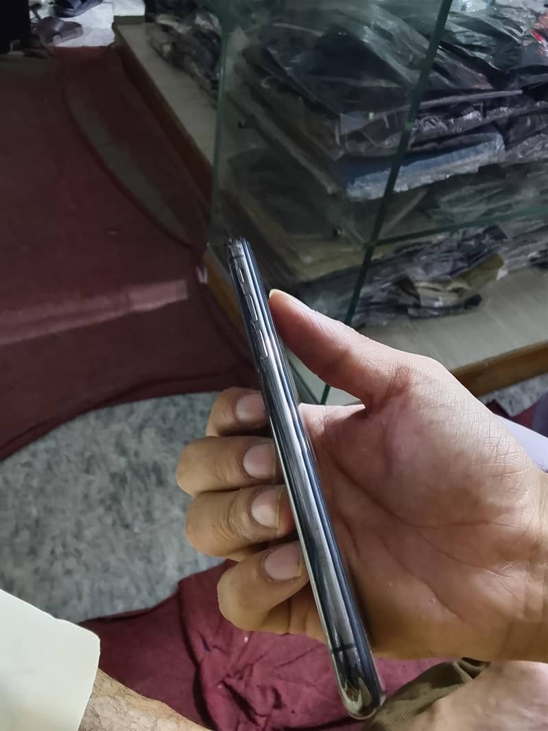 Apple iPhone X 0