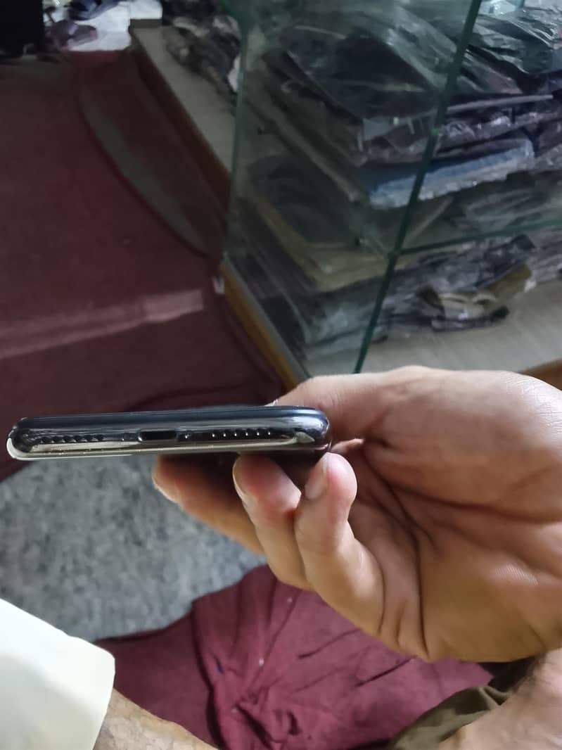 Apple iPhone X 1