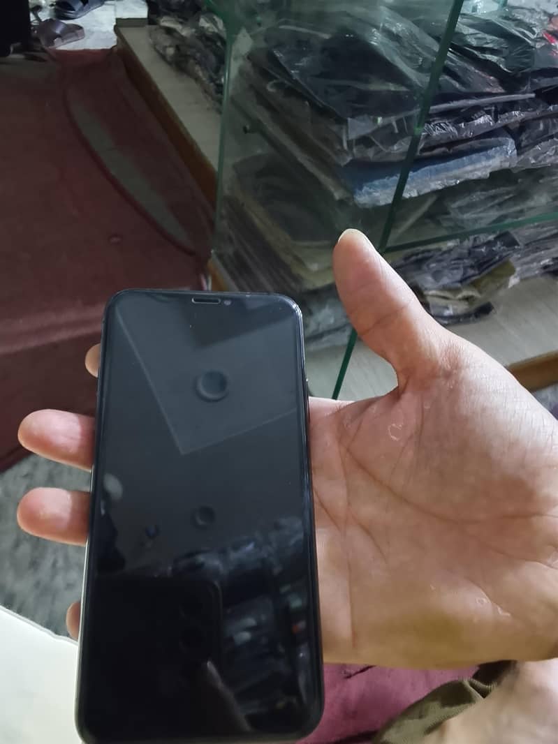 Apple iPhone X 3