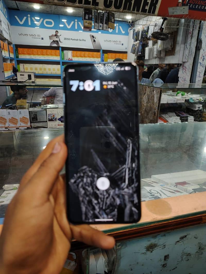 Google Pixel 8 Pro 4