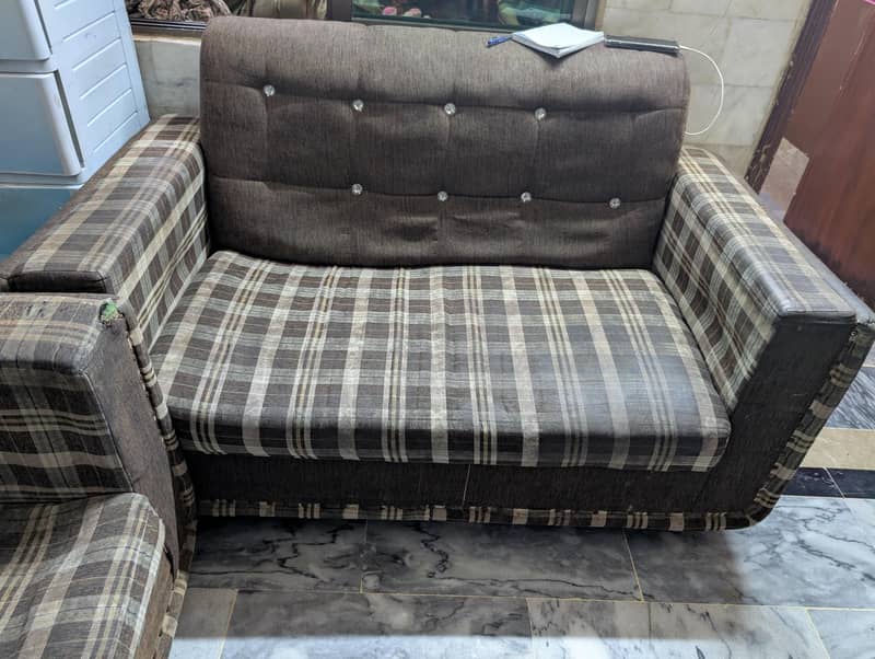 2 Seater 2 sofas 0