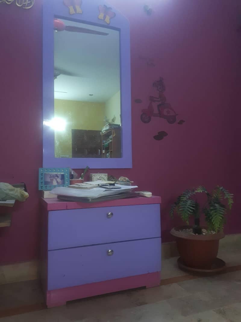 Two Single Bed With Dressing 3