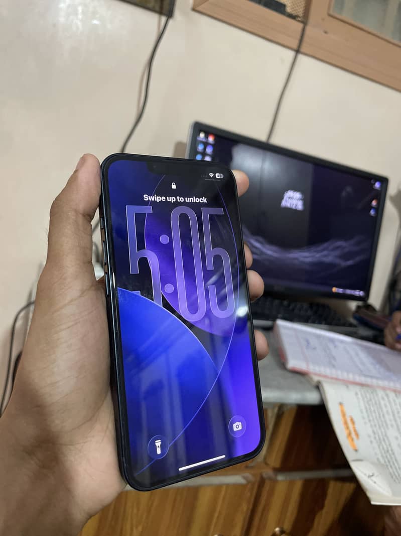 iPhone 13 10/10 1