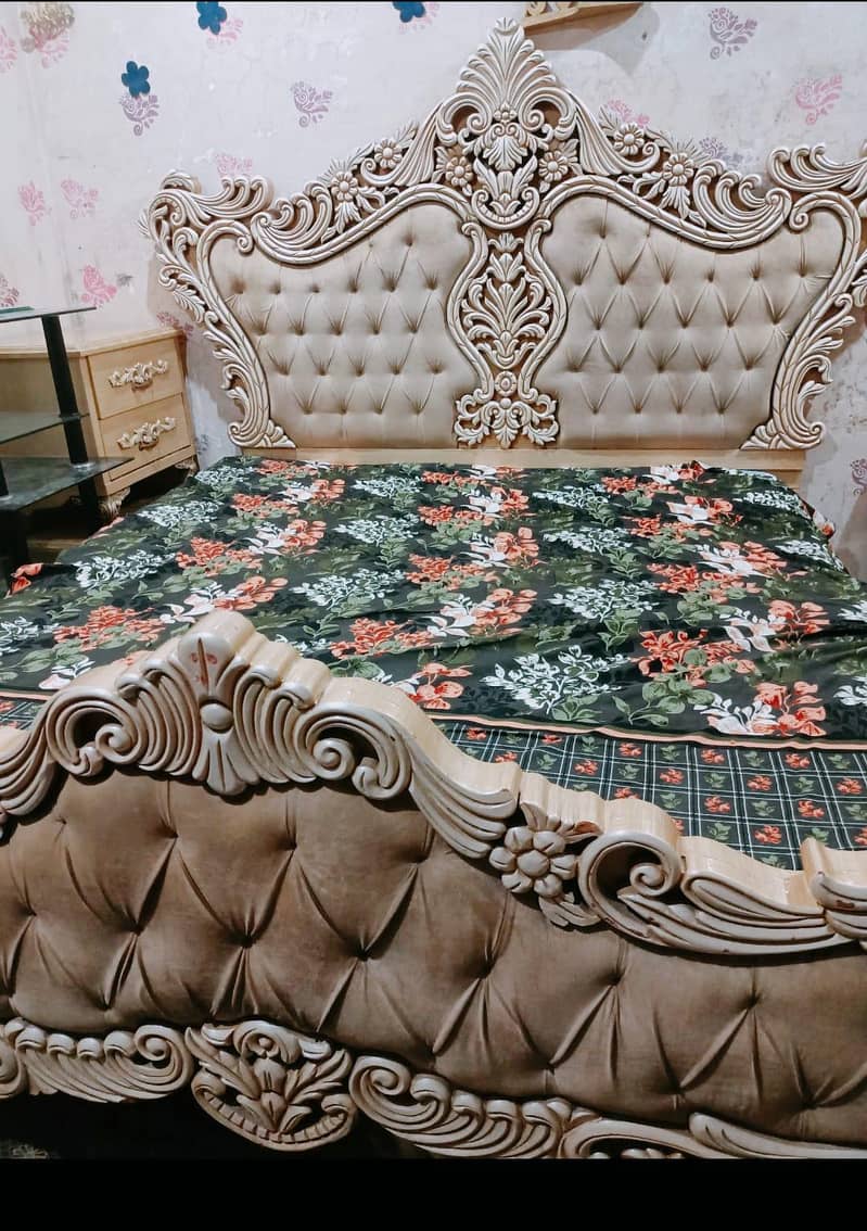 Bed dressing and side table 0