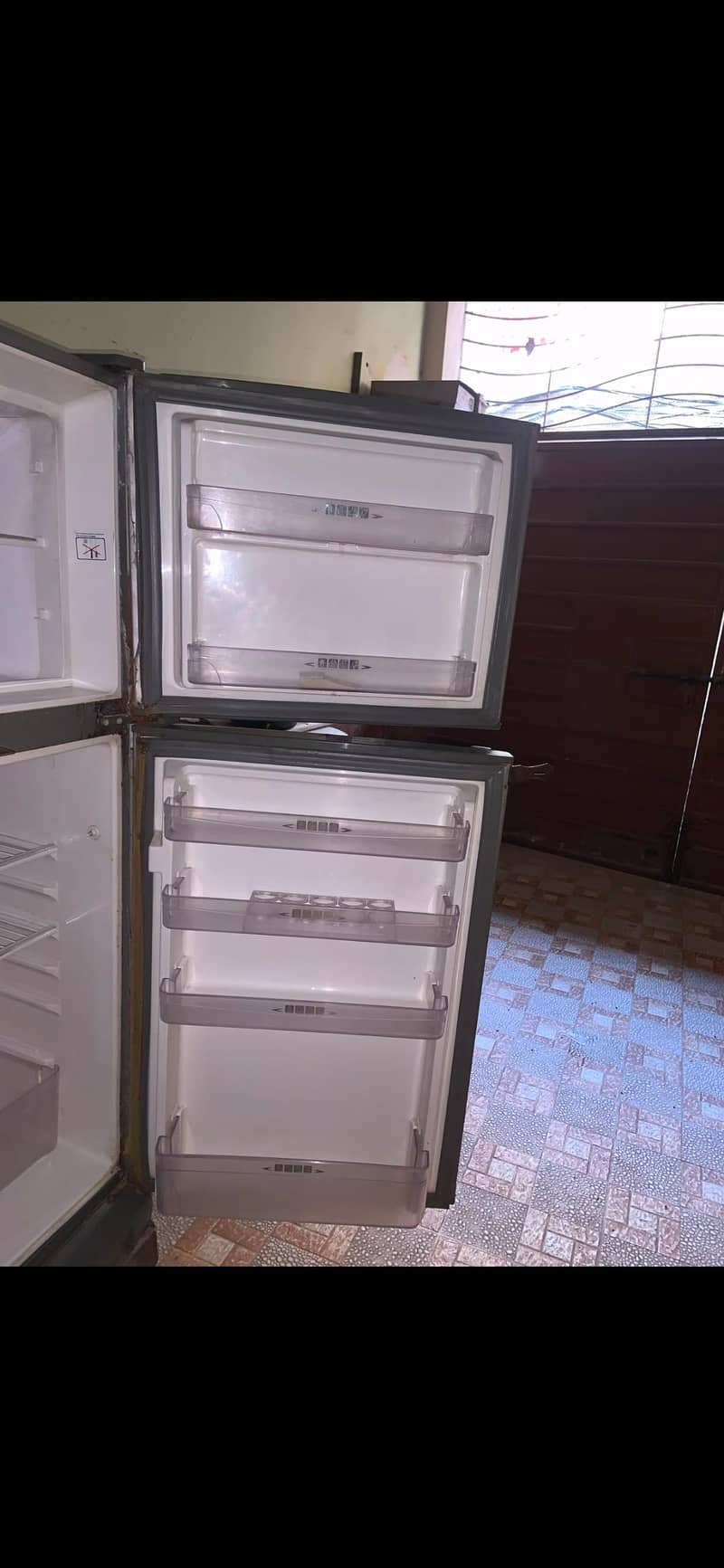 dawlance medium fridge 1