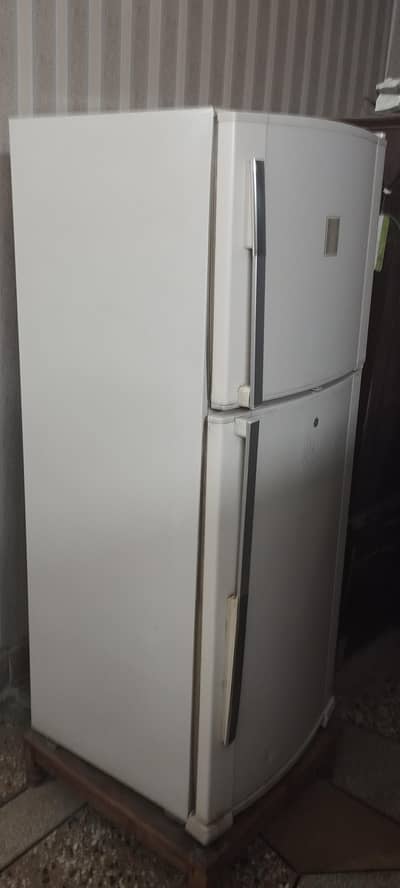 Dawlance Refrigerator  12 qft  In working condition