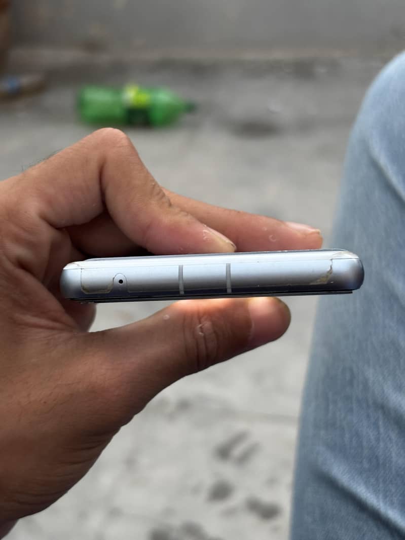 Google Pixel 7a 3