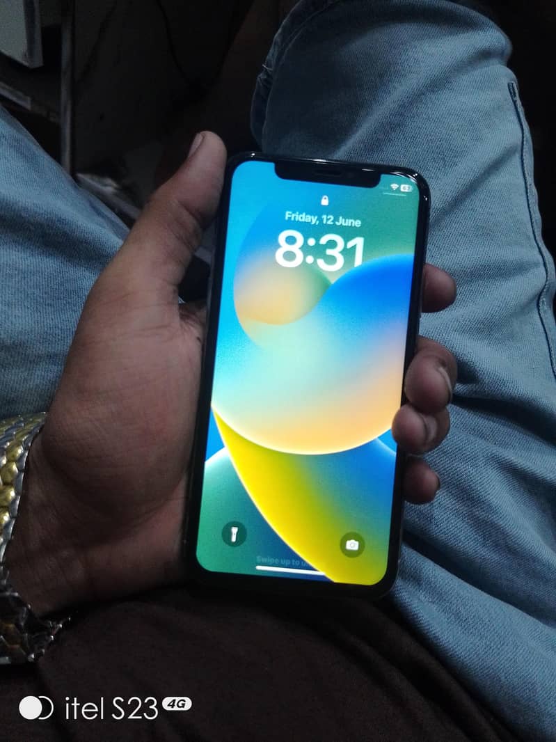 Apple iPhone X 0