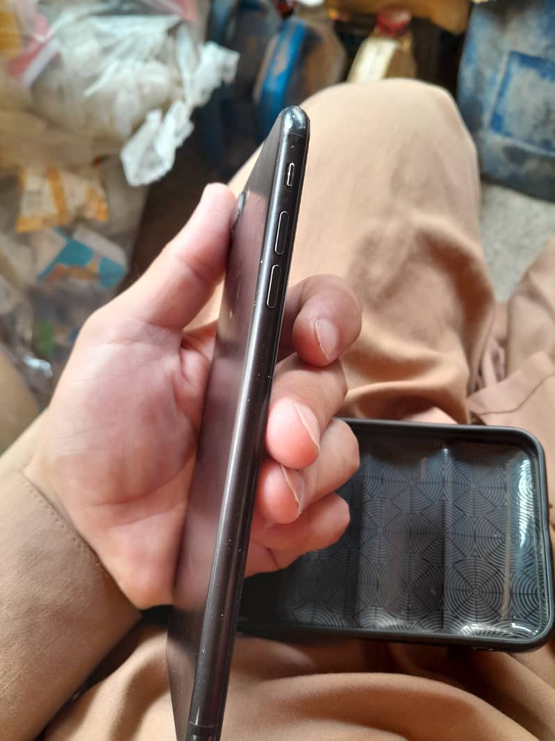 Apple iPhone 7 Plus 3