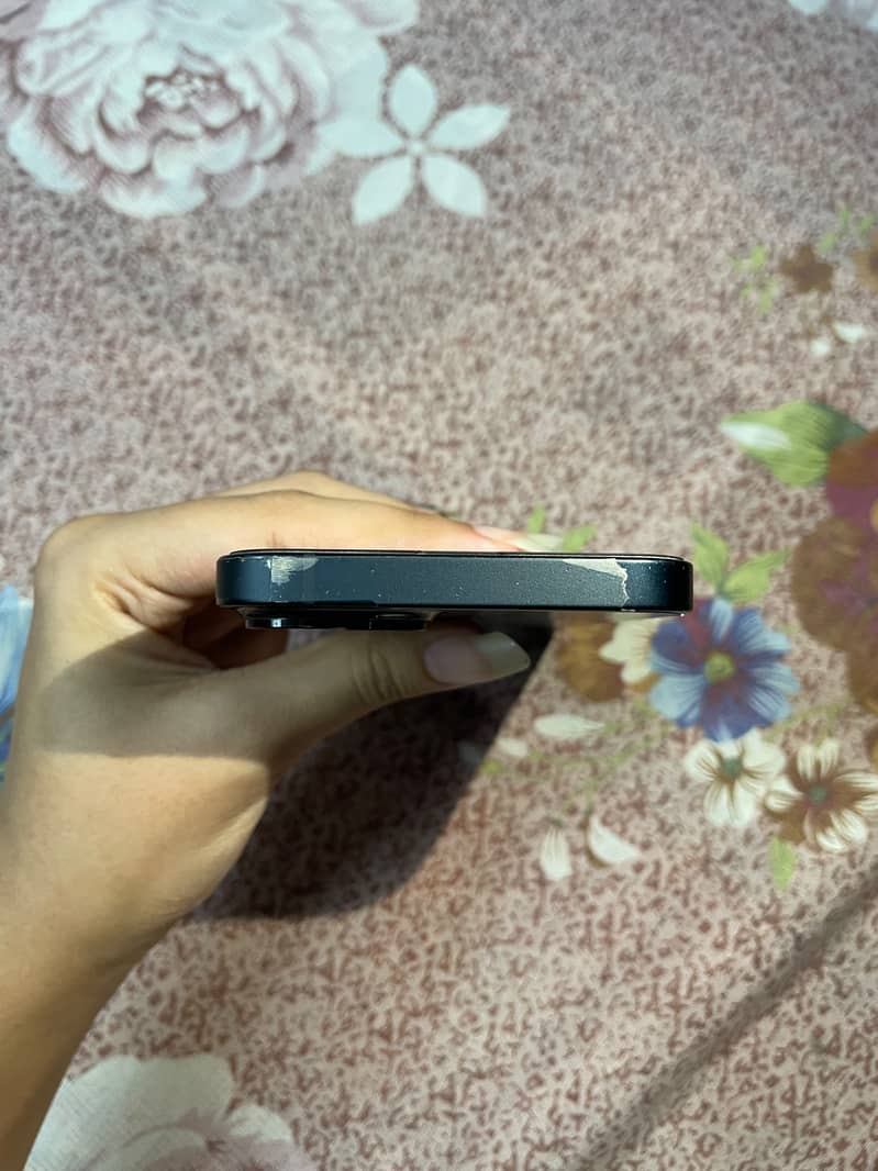 Apple iPhone 13 3