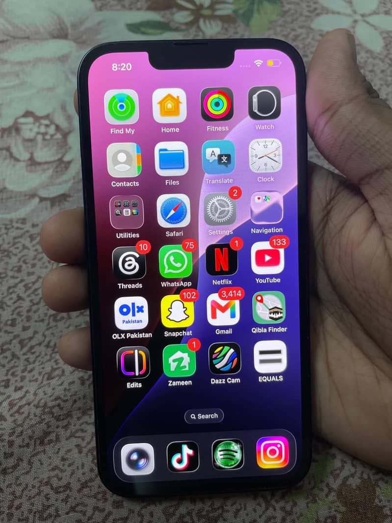 Apple iPhone 13 4