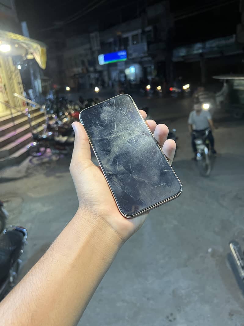 Iphone 16 pro max 1