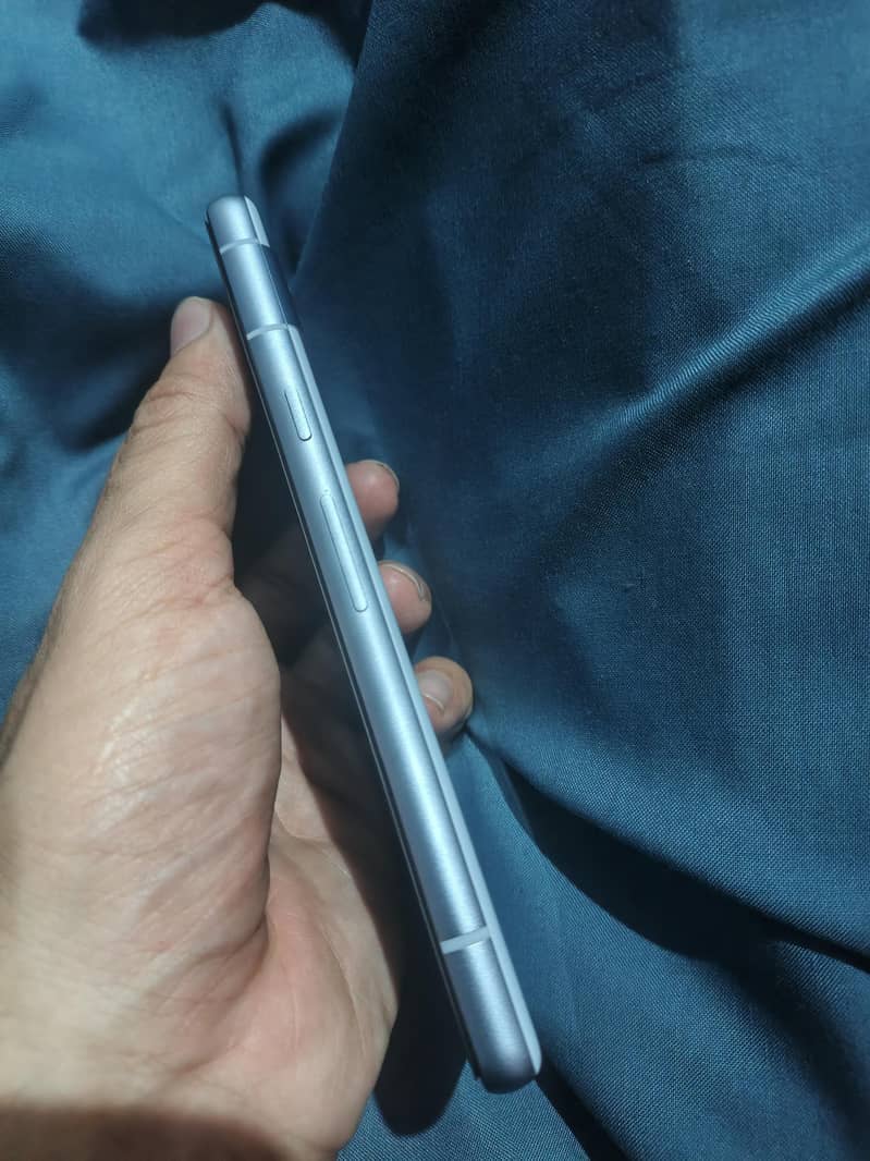 Google Pixel 7a 4