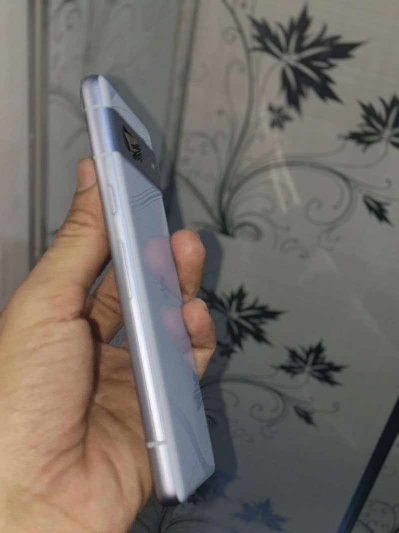 Google Pixel 7a 5
