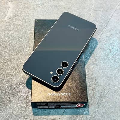Samsung S23FE 8/128GB Non PTA Factory Unlocked Box & Charger