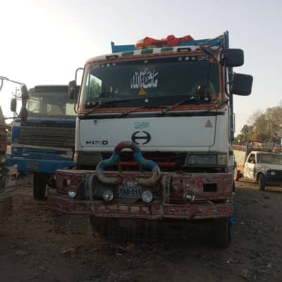 Hino profiya