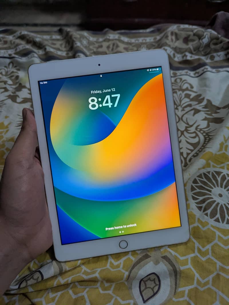 iPad 5th Generation 0