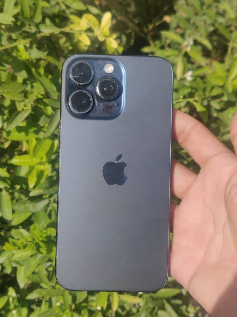 iPhone 15 Pro Max 1