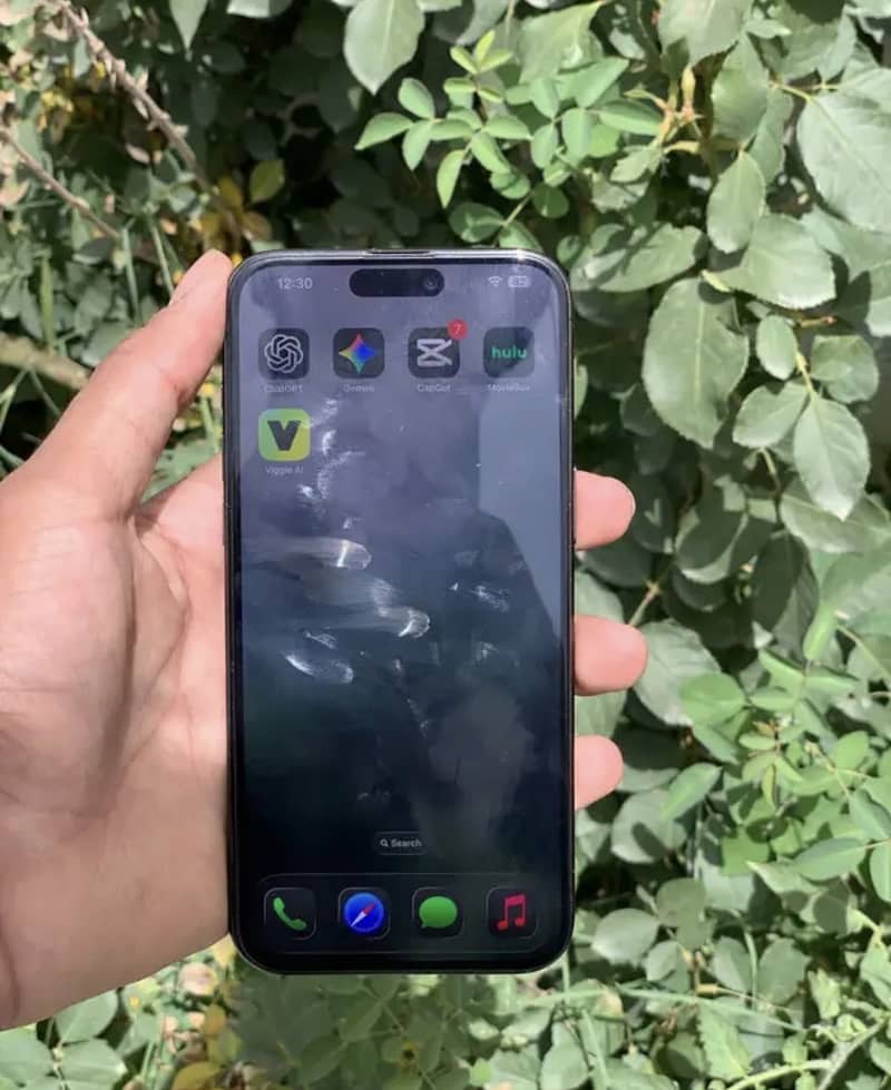 iPhone 15 Pro Max 4