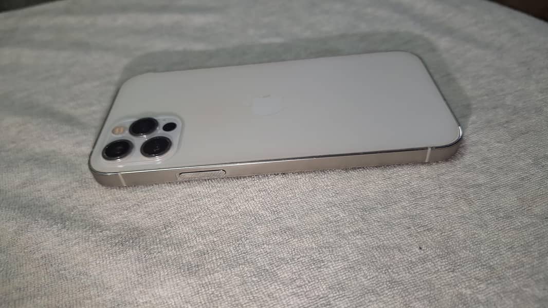 Apple iPhone 12 Pro 2