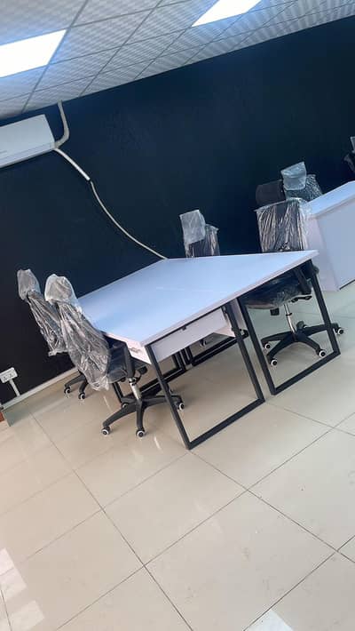 Office tables / Office desk / Office workstation tables for Sale