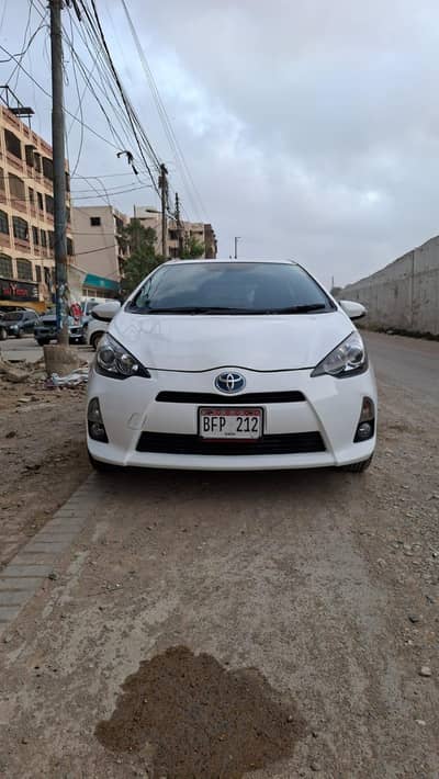 Toyota aqua s phosh model 2012 reg 2016