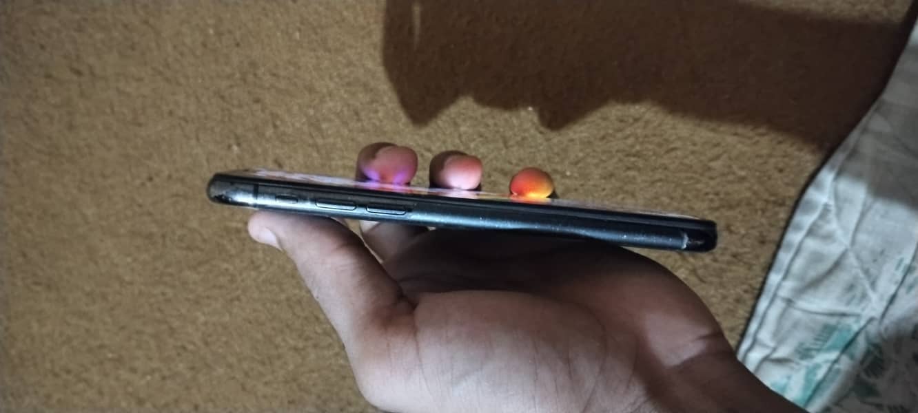 Apple iPhone X 3