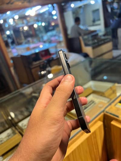 Apple iPhone 15