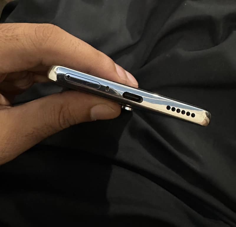 Tecno CAMON 40 Pro 1