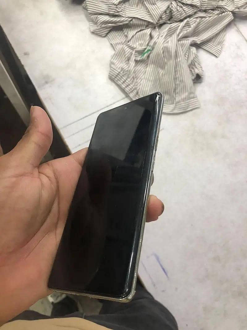 Tecno CAMON 40 Pro 4