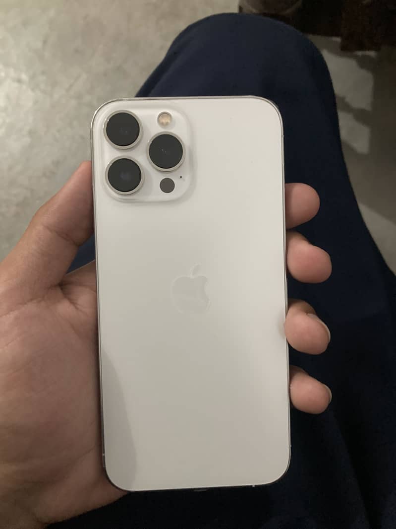 Apple iPhone 13 Pro Max 3