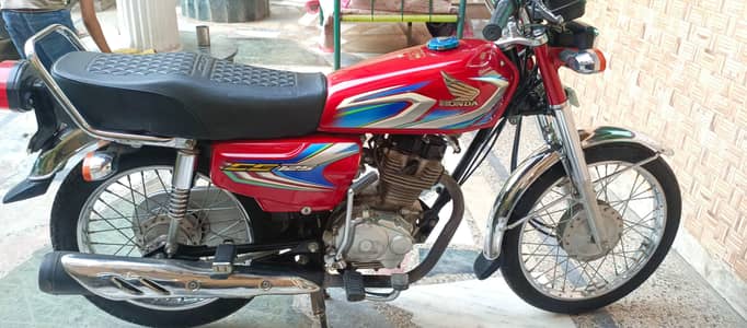 Honda 125 10/10 condition Islamabad on all ok. rabta on 03169219919