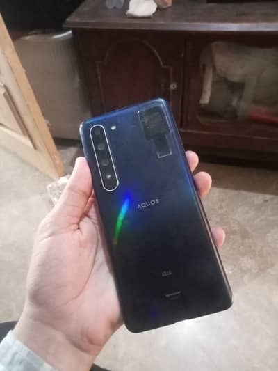 Sharp Aquos R5G